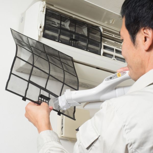 東京のハウスクリーニング業者にエアコンの内部洗浄はお任せください